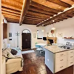 Santa Monaca Medieval Guesthouse