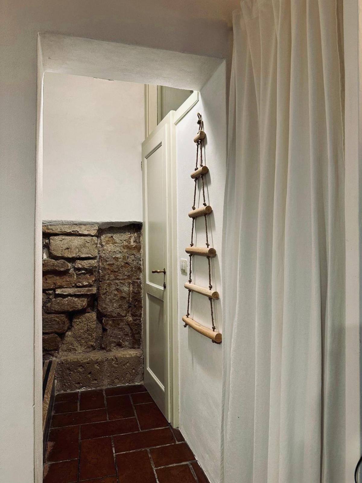 Apartment Santa Monaca Medieval *