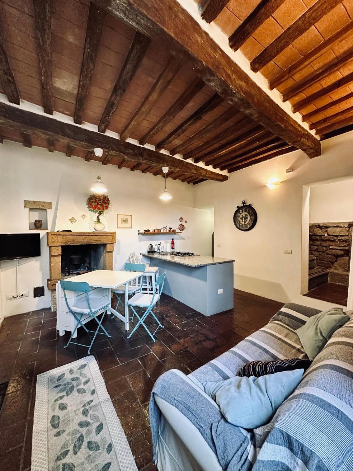 Santa Monaca Medieval Apartment *